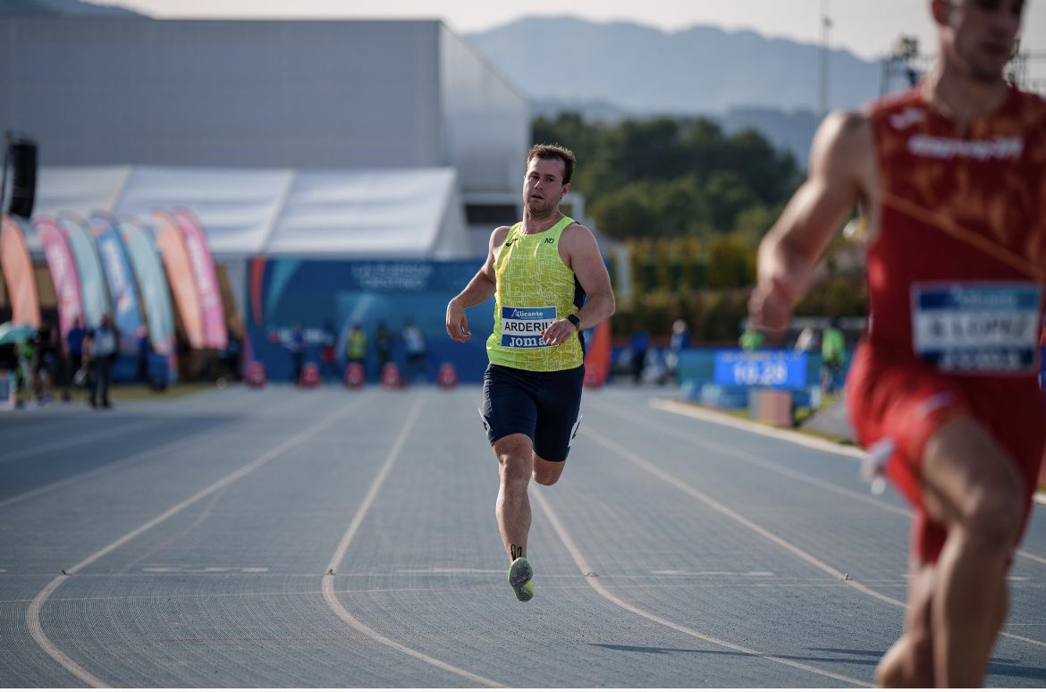 Al Campionat Iberoamericà…

🇦🇩 Al 100mll 👉 <a href="/GuillemArderiu/">Guillem Arderiu</a> 11.39s i <a href="/MikelDeSa/">Mike De Sa</a> 11.42s

Al 200mll 👉 <a href="/PauBlasi_4972/">Pau Blasi</a> 22.67s i Guillem Arderiu 22.87s

Al 400mll 👉 Pau Blasi 49.71

Al 400t 👉 Eloi Vilella 56.12

Al 800m 👉 Cristina Martins 2:22.49

📸: <a href="/fedandatletisme/">F.A.A</a>