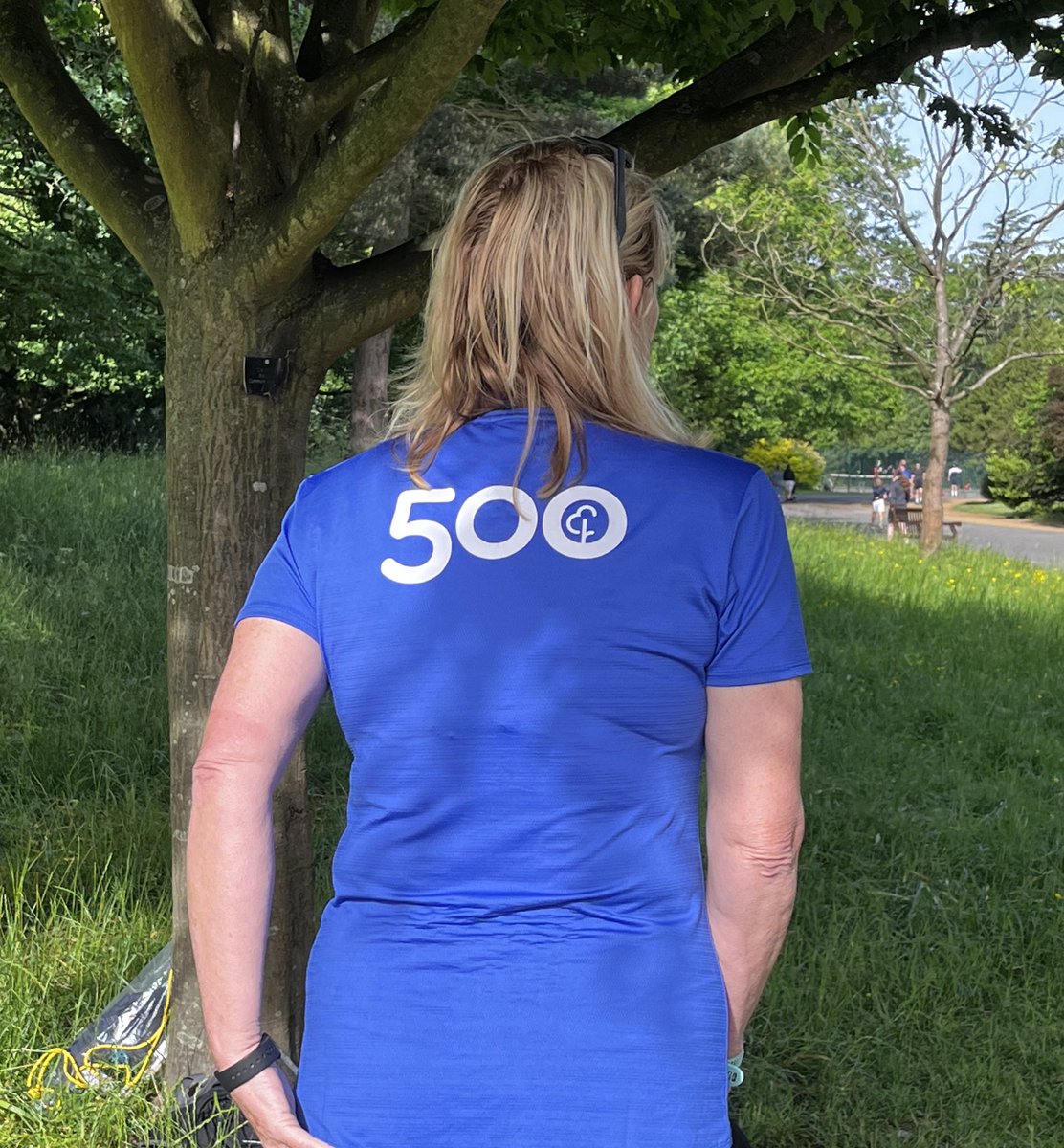 Dulwichparkrun's tweet photo. We had the very special presence of Sue Round and her blue @parkrunUK 500 t-shirt!! https://t.co/nFzg9M4MYL