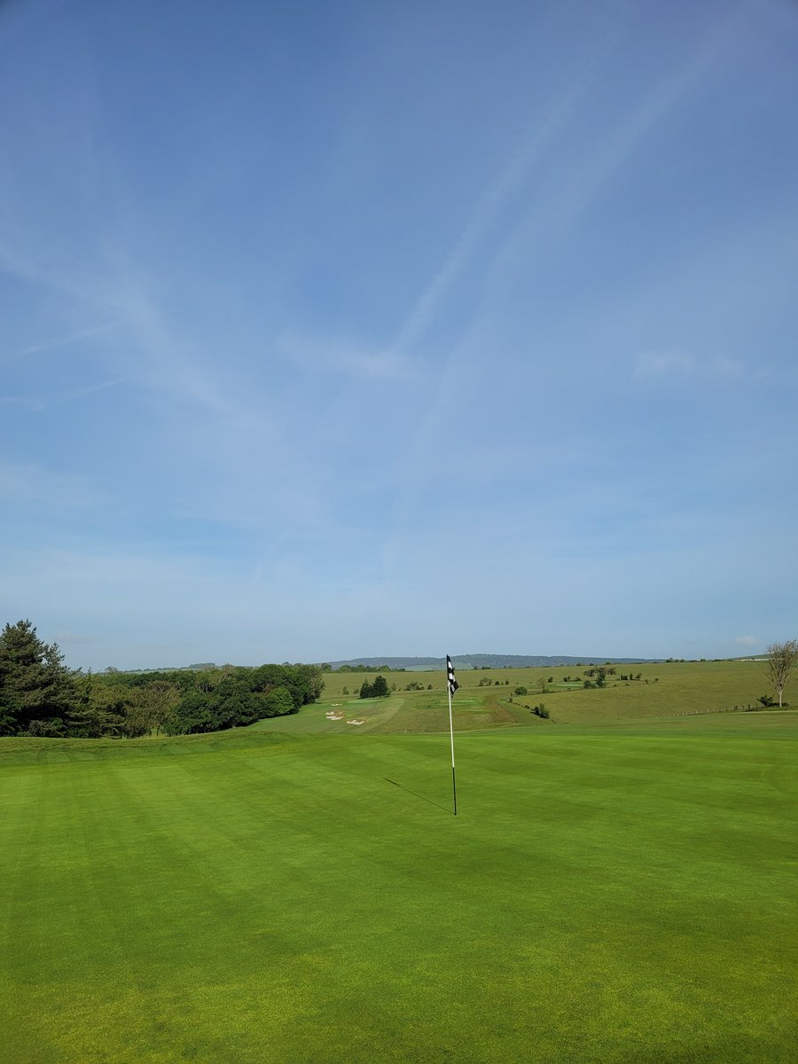 d_cornish1986's tweet photo. Greens had a fresh cut this morning @goodwood_golf the course is looking great credit to all the team #golf #goodwood #earlysaturday https://t.co/ivYTQIGe0v