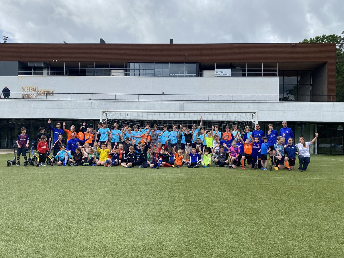 Vandaag hebben we de CP-voetbal trainingsdag op de KNVB campus in Zeist! De enthousiaste jongens en meiden hebben er zin in! In samenwerking met <a href="/cpvoetbal/">KNVB CP-voetbal</a> en mogelijk gemaakt door STEPtember.nl
