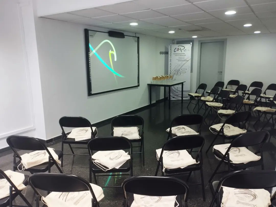 CopecPedagogs's tweet photo. Tot a punt per l'acte del 20 Aniversari del COPEC a la seu de Tarragona.
El Grup de Recerca d'Altes Capacitats i Atenció a la Diversitat farà un recurregut per la seva trajectòria de treball.
#copec20anys #COPECTarragona https://t.co/OTzPINsptB