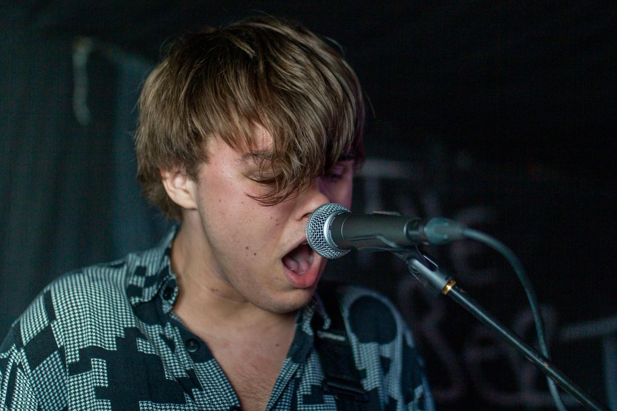 officialdoad's tweet image. They don’t just play guitar - they sing, dance and look amazing while doing it 🖤🤙🏻