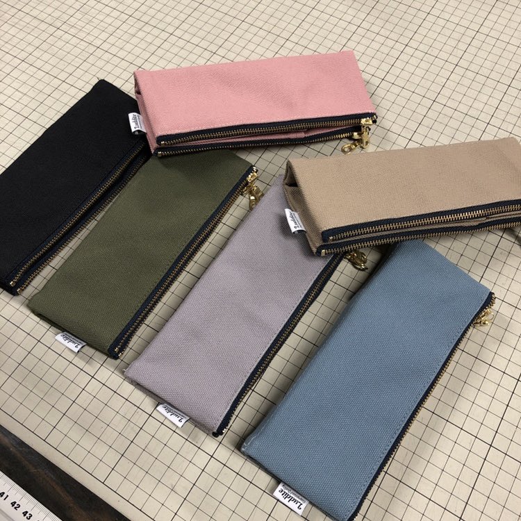新商品として発売を予定しているベンディペンケースの帆布バージョンの