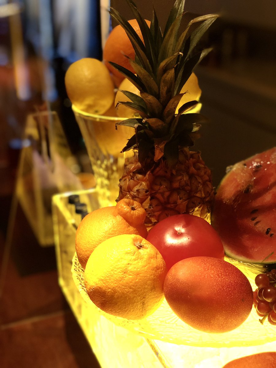 mixologistJapan's tweet photo. Tropical fruits are ready

7-13-13, Minamiaoyama, Minatoku, Tokyo 107-0062
#bar #speakeasy #barrage #mixology #cocktails #fruitcocktails #terrace #burger #バー #ミクソロジー #カクテル #バー好き #バーテンダー #フルーツ #フルーツカクテル #パン #自家製パン https://t.co/brMvh5Jfam