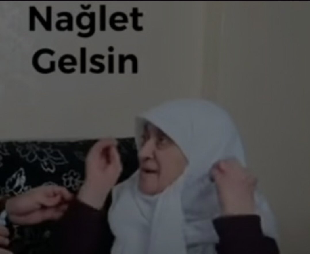 Hacerr000's tweet photo. Yeni bir virüs çıkmıştır.#maymuncicegi https://t.co/zKWB7CR5Lo