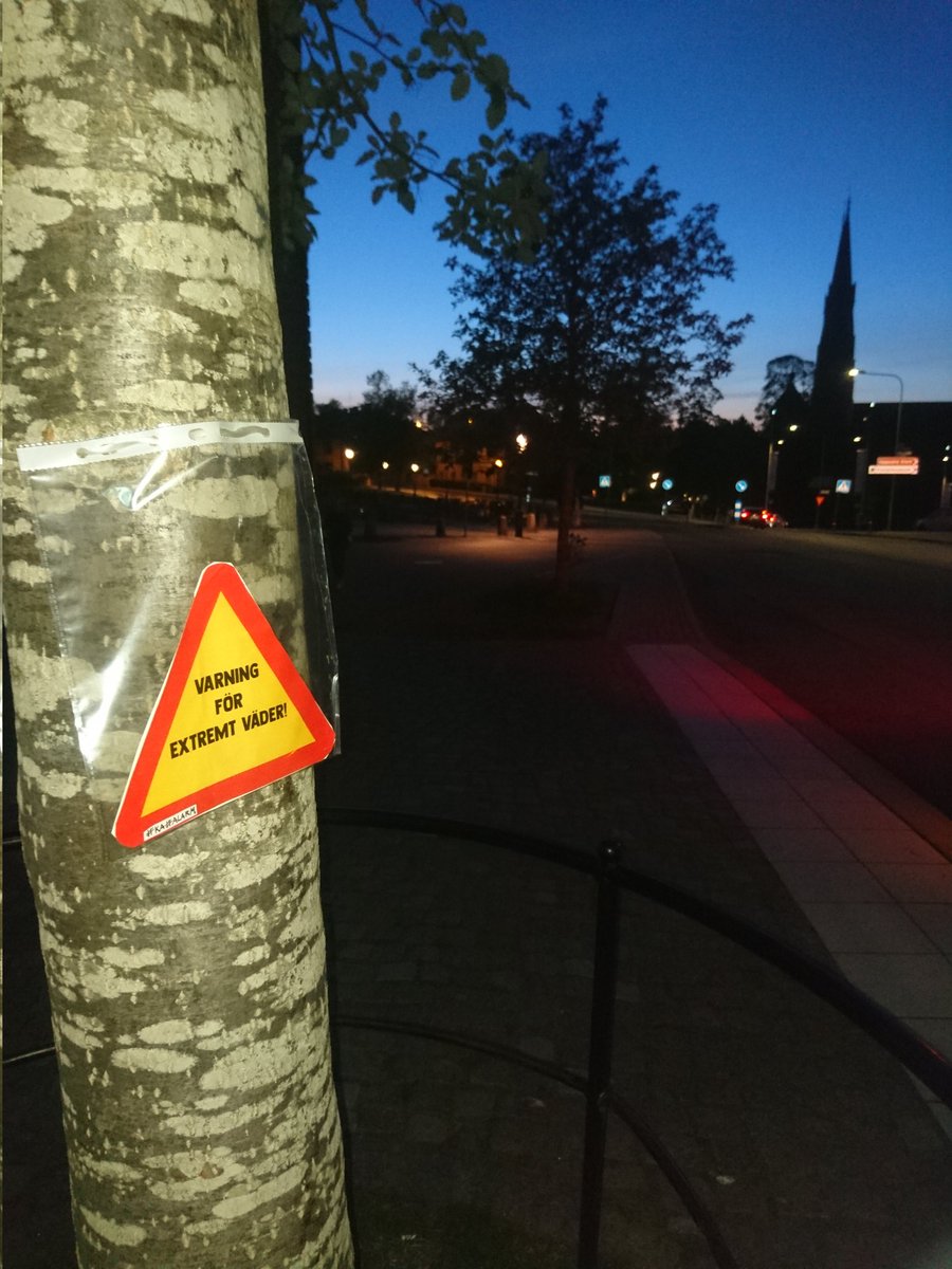 HellstrmL's tweet photo. Man kan ju aldrig vars säker om #Upplands vindar kommer att bli ännu mer starka!?  Rösta på #Klimatalliansen #KA #Alarm https://t.co/eQ3yoeQMUs