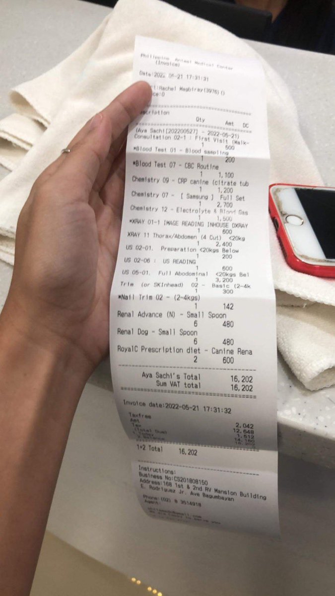 _snowseven's tweet photo. Hi moots! Would like to ask for help for our dog - Aya Sachi’s medical bill. As in we dont have the means pa to pay for everything. She needs to be confined and for initial inquiry, it cost around 42,000php :(  Ipunin sana muna namin yung pang confine.

Help RT pls.

Thank you! https://t.co/dMXG8styB8