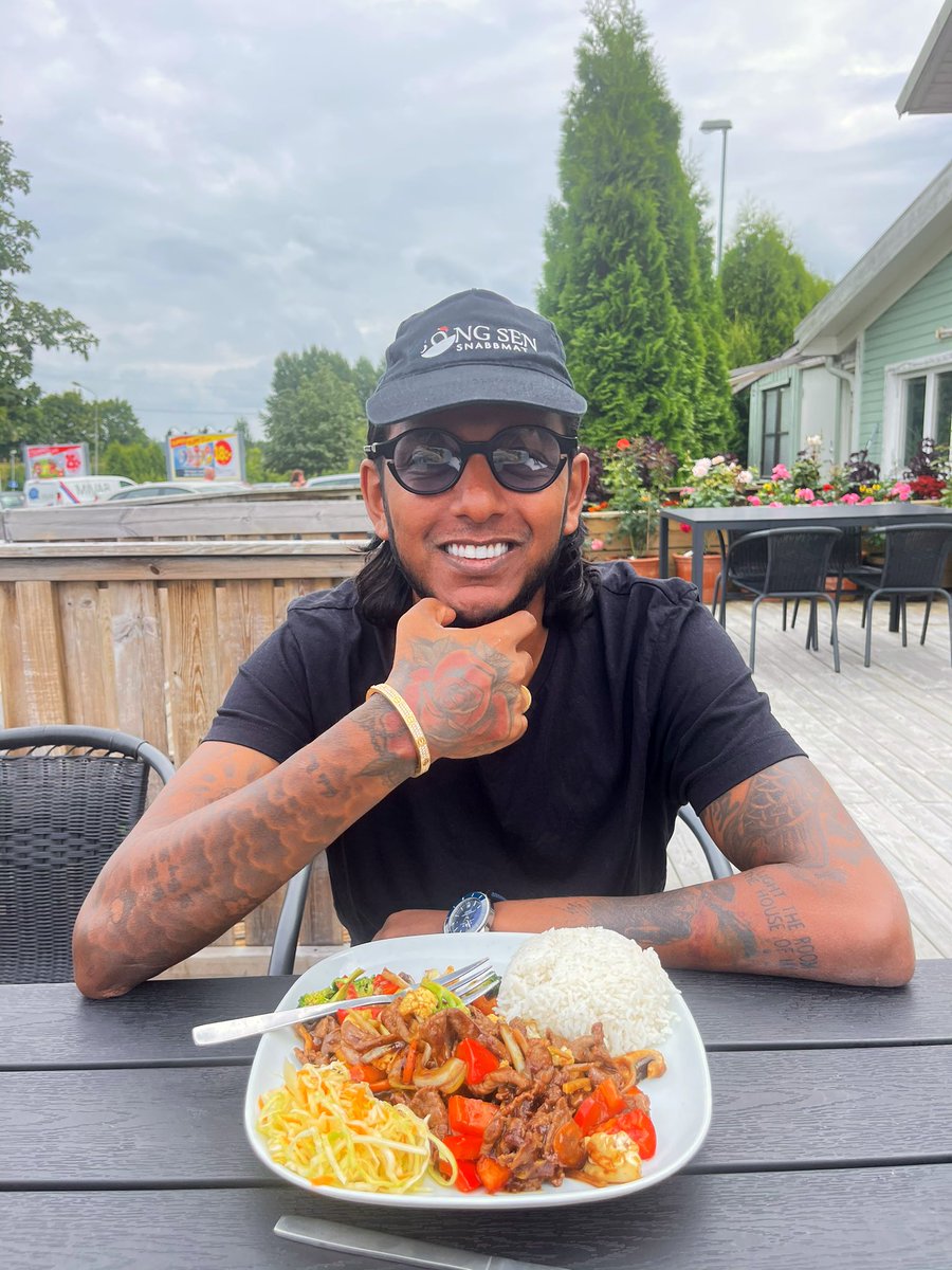 MichaelKallback's tweet photo. World famous… #BongSen

@patrik_werner @dif_degerfors https://t.co/8efEKssPzB