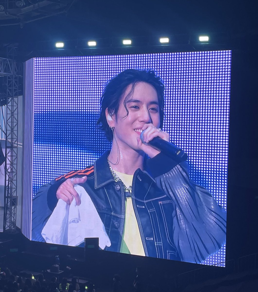 ellytuan_'s tweet photo. ยูคยอมคือนัมเบอร์วันความรักวงรักนกมาก เสื้อคือเขียวสะท้อนแสงมาเลออ🥺💚💚💚💚
#GOT7HOMECOMING #GOT7 #IGOT7 #GOT7_HomecomingDay1 https://t.co/N8VmknfAft