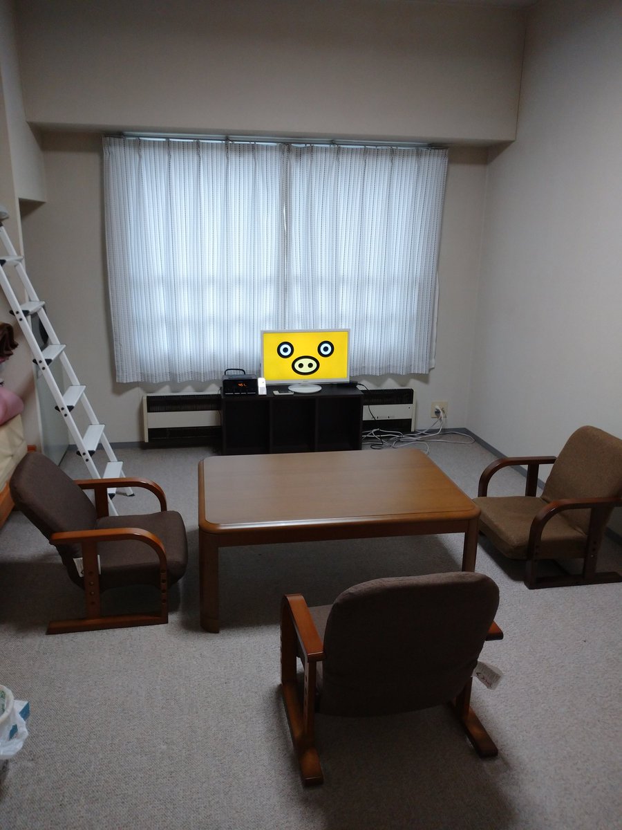 ikurihara's tweet photo. 新潟のマンションの冬武装解除しました～♪ついでにテレビの位置も変えてみた〜♪ https://t.co/F7xaAEQ0Q1