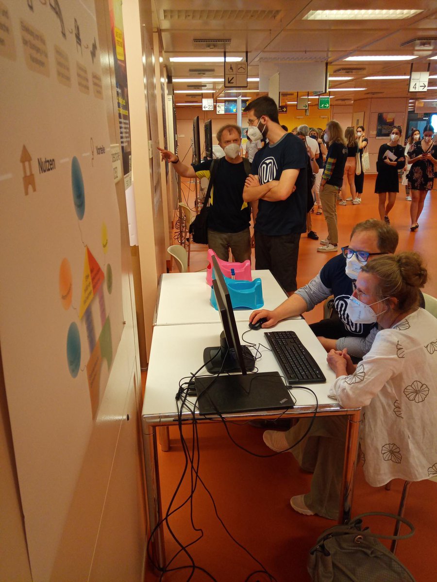 Bergthalerlab's tweet photo. Science communication through the potty at the Long Night of Research. 

Thank you to all young &amp; more seasoned visitors who wanted to learn about cutting-edge pathogen surveillance in wastewater.🔬👩‍🔬🚽

@MedUni_Wien @CeMM_News @oeaw #LNF22 #scicomm https://t.co/g0RmNr8zpW