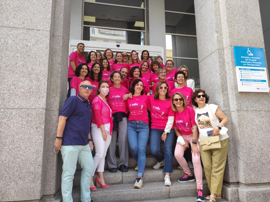 Comienza el "Camino de tu vida" del #HospitaldeLaPrincesa.
Emoción, nervios. Superación....

✅El director médico, Dr. Díaz Melguizo,  y la directora y subdirectora de enfermería Pilar Prieto y Arancha Díaz han venido a desear suerte a las peregrinas.
 Buen camino. 🤞