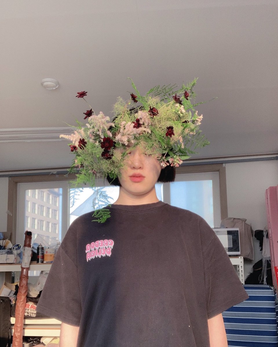 ___mood__'s tweet photo. 머리에 우주 https://t.co/cxkpZEeXVL