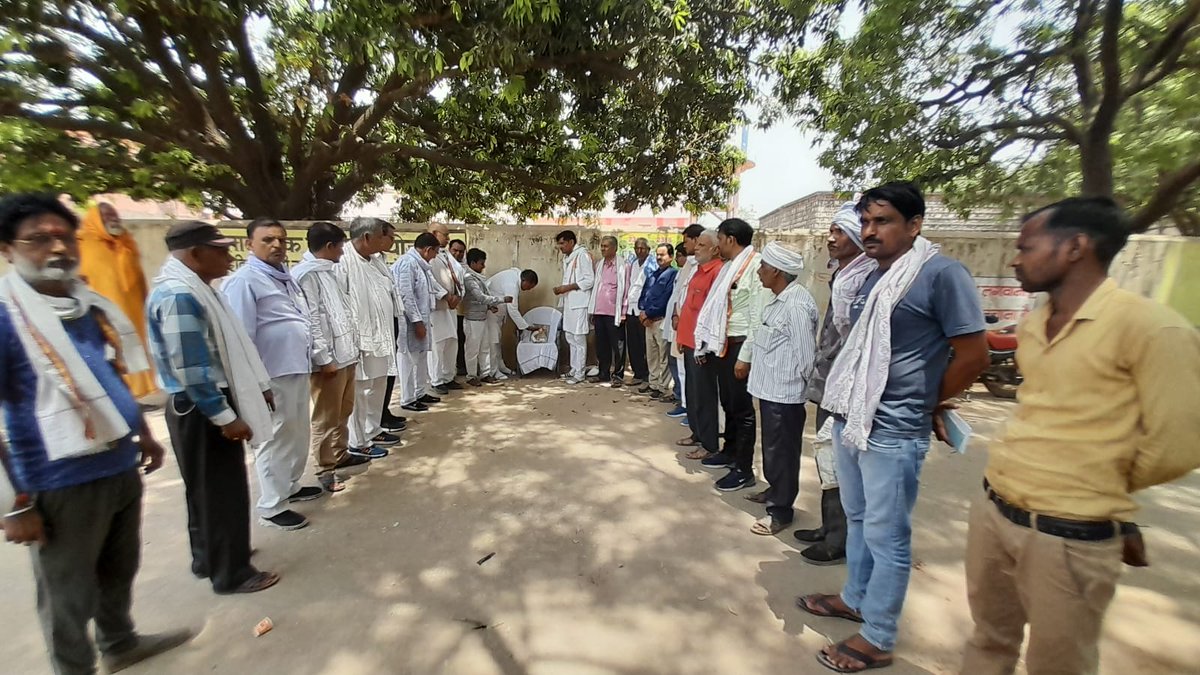 Tarunendar1's tweet photo. आधुनिक भारत के निर्माता भारत रत्न पूर्व प्रधानमंत्री स्व० राजीव गांधी जी की पुण्यतिथि पर श्रद्धांजलि अर्पित करता हूं https://t.co/Aw7sMVunsS