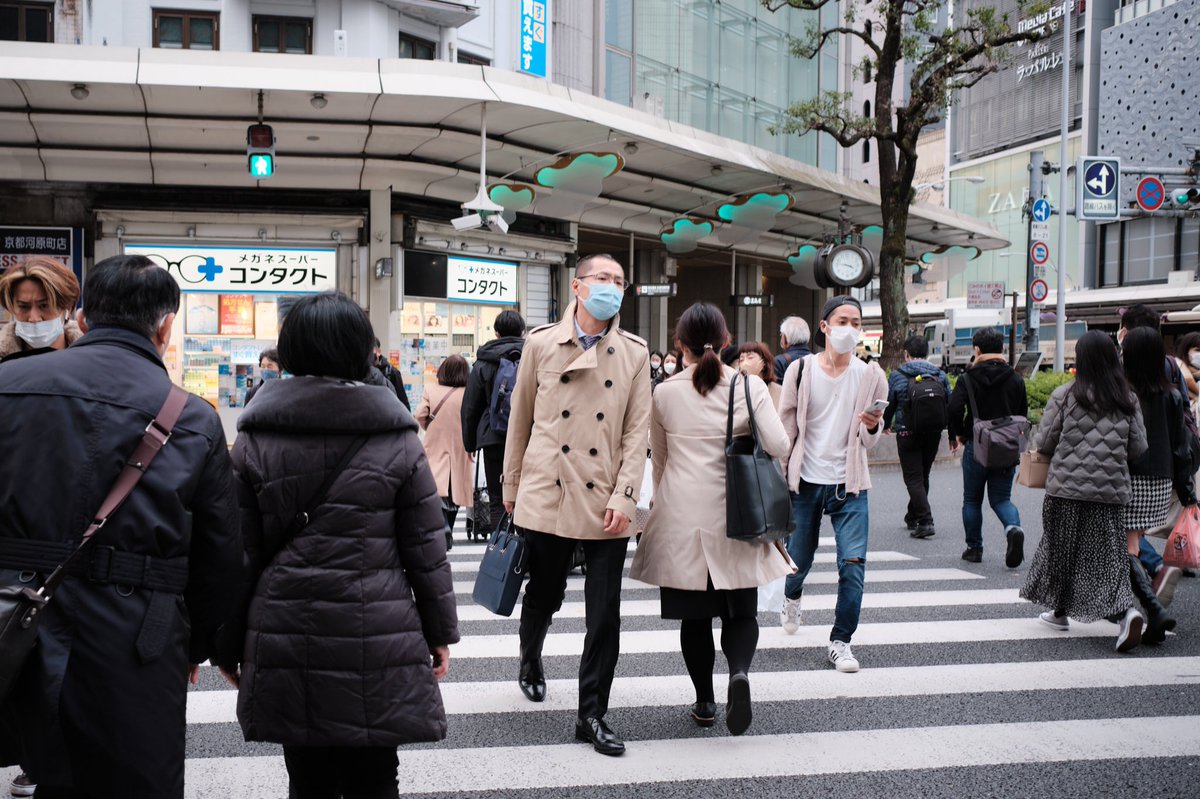 Avoiding.
Kyoto, 2021.
dansuzukiphotography.com

#japan #streetphotography #kyoto #everydaylife #streetphotographyjapan #spicollective #streetsnap #streetphotographer #fujifilm #10yearsofxmount #framelinesmag #streetlife #kyotostreets