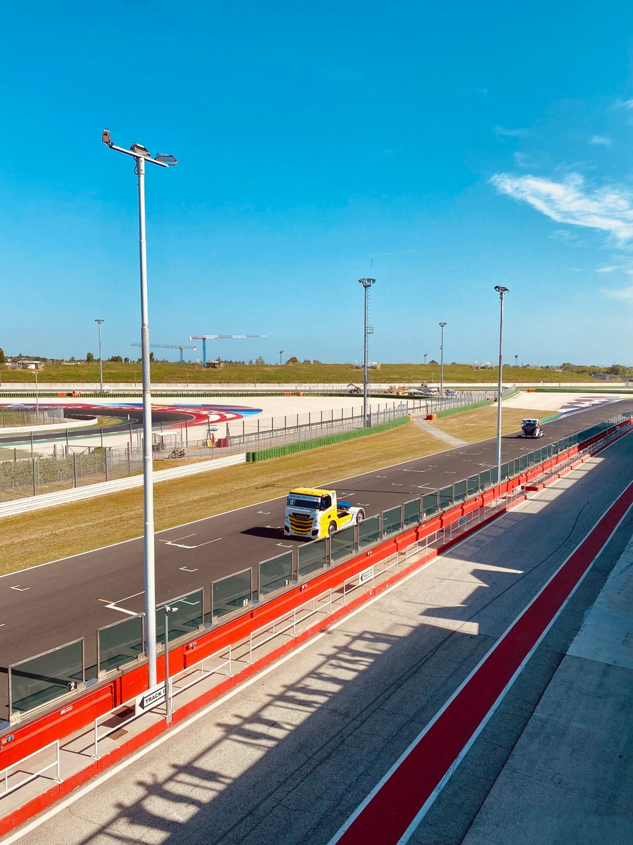 circuitomisano's tweet photo. DAY 1 @FIA_ETRC ๐ฅ
Scopri il programma dell'evento qui:
https://t.co/Dcczr8KSCc
#misanocircuit #goodyeartruck #rideoncolors https://t.co/TfbiRrEO6E