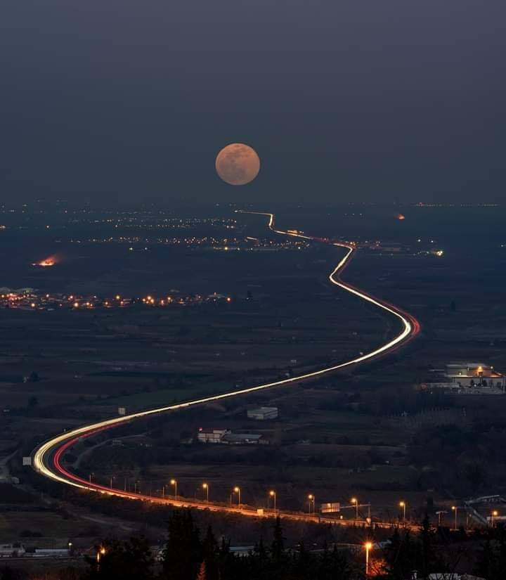 ineed__spacee's tweet photo. Road to the moon at Veria, North Greece https://t.co/9UP0SnXWOl