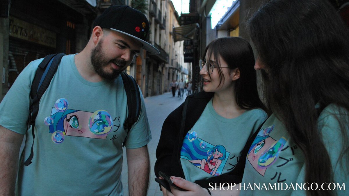 HanamiDangos's tweet photo. 🌊 𝑶𝑪𝑬𝑨𝑵 𝑽𝑰𝑩𝑬𝑺 🌊

🔵 ¡Al fin llegó el día! ¡Ya tenéis disponible en nuestra tienda el segundo lanzamiento de camisetas exclusivas de @HanamiDangos! 😍

¡Esperamos que os encanten! ¡Agradeceríamos mucho un RT! 💙

👉🏻 https://t.co/0SxuG19qQE 👈🏻 https://t.co/xkIhlWj7tH