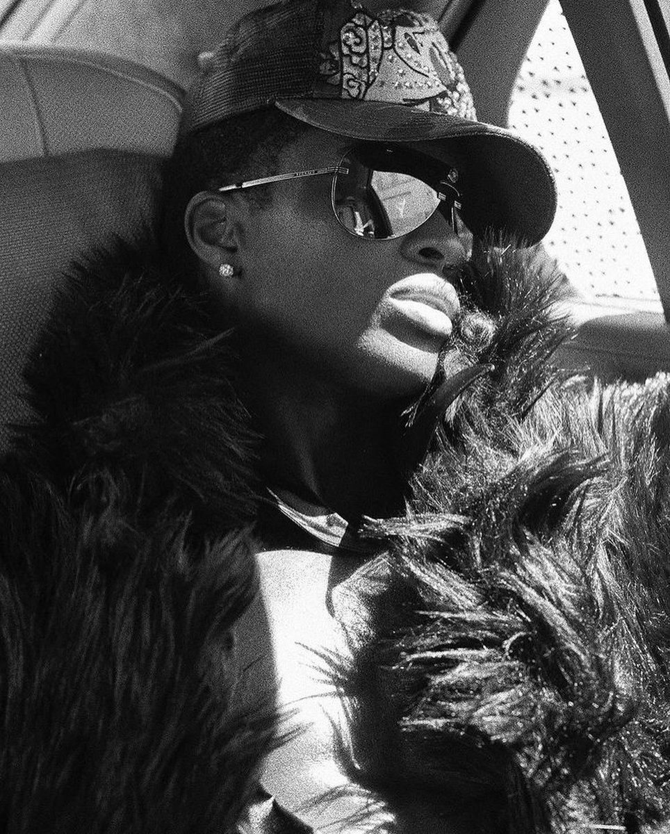 Deedsmag's tweet photo. One of the glitziest red carpets in the world and @altonmason pulled up in style.
He arrived at the 2022 Cannes Film Festival in the i7 BMW. Talk about glitz and glam!
#deedsmagazine #fashion #deedsart #cannes2022 https://t.co/ReDm6HKnLt