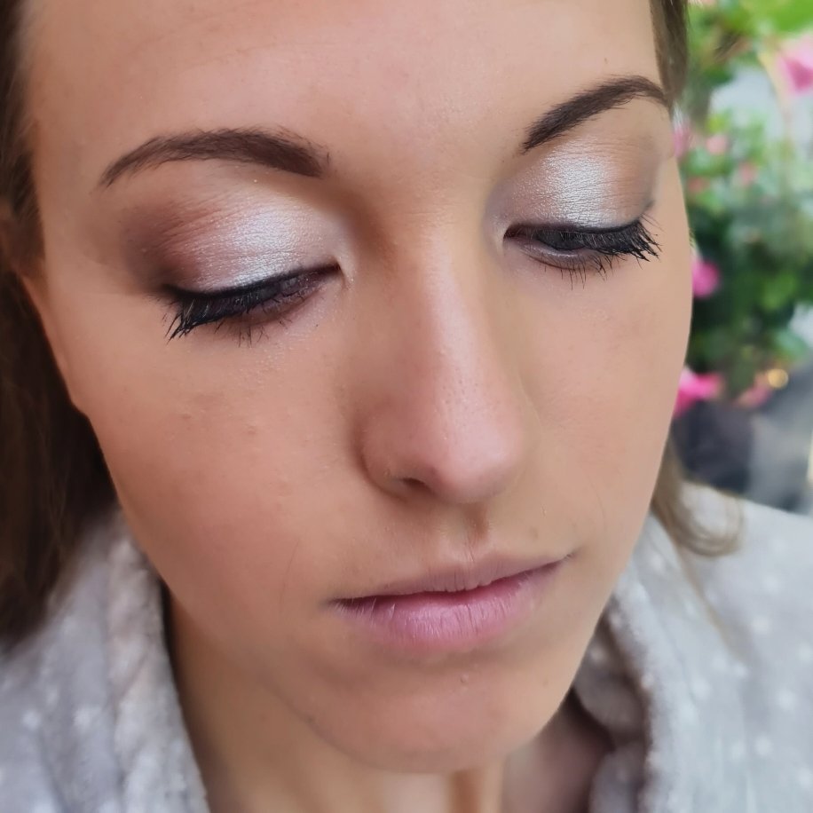 Gisteren Bruid Manon Waanders voorzien van een Bruidskapsel &amp; visagie 🥂🌸🥰