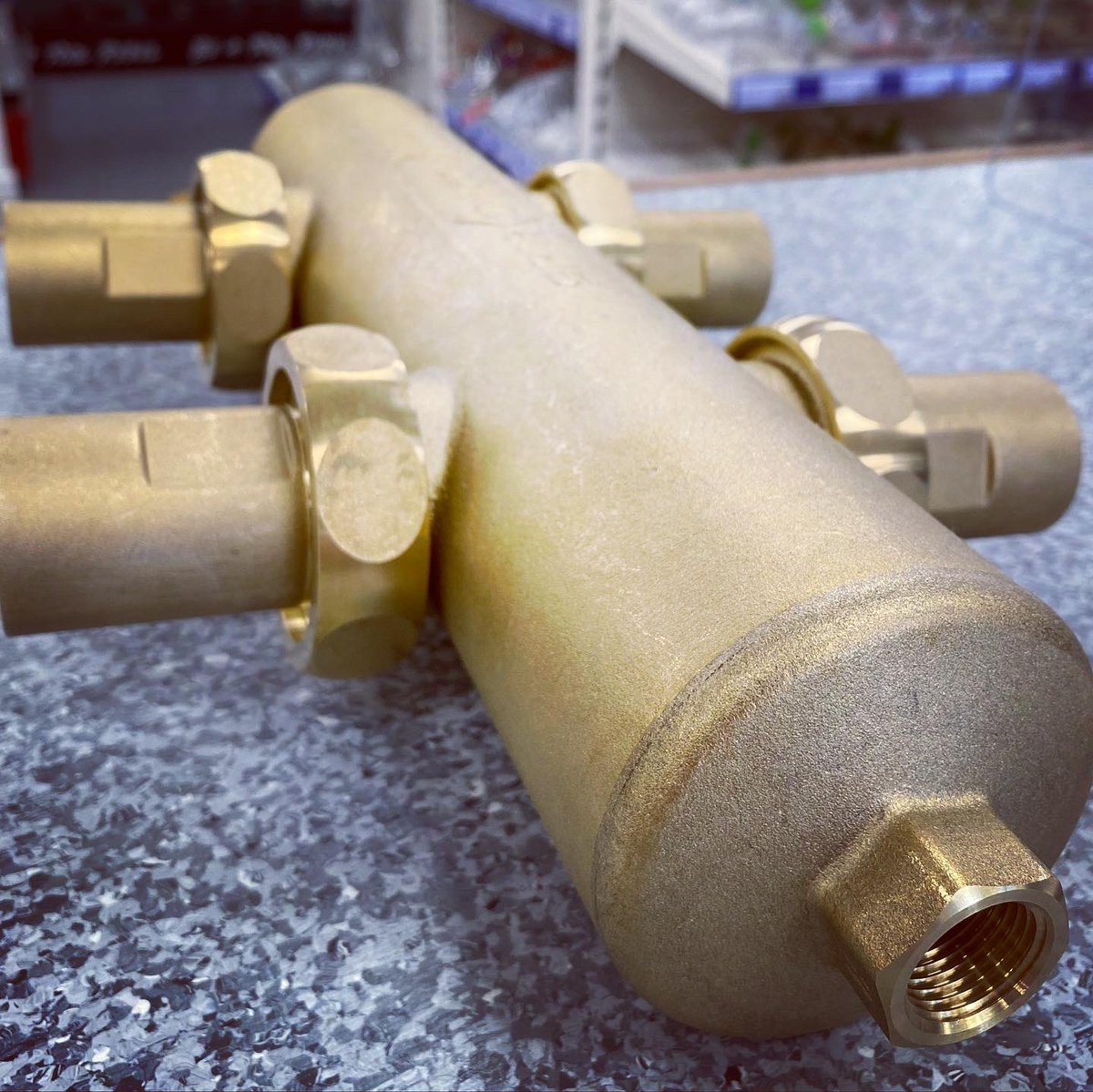 TurnbullsRob's tweet image. SpiroCross AX Dirt Separator &amp;amp; Deaerator with Hydraulic Balancing. Available with G1, G1.1/4 and G1.1/2 Connections, and optional Insulation Jacket 💙💛

@SpirotechUK @TurnbullCoLtd  #SpiroTech @BoilerSpares #CommercialHeating