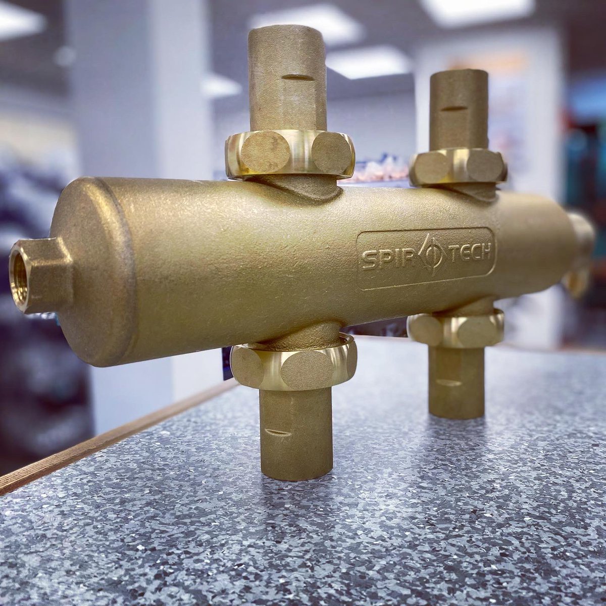 TurnbullsRob's tweet image. SpiroCross AX Dirt Separator &amp;amp; Deaerator with Hydraulic Balancing. Available with G1, G1.1/4 and G1.1/2 Connections, and optional Insulation Jacket 💙💛

@SpirotechUK @TurnbullCoLtd  #SpiroTech @BoilerSpares #CommercialHeating