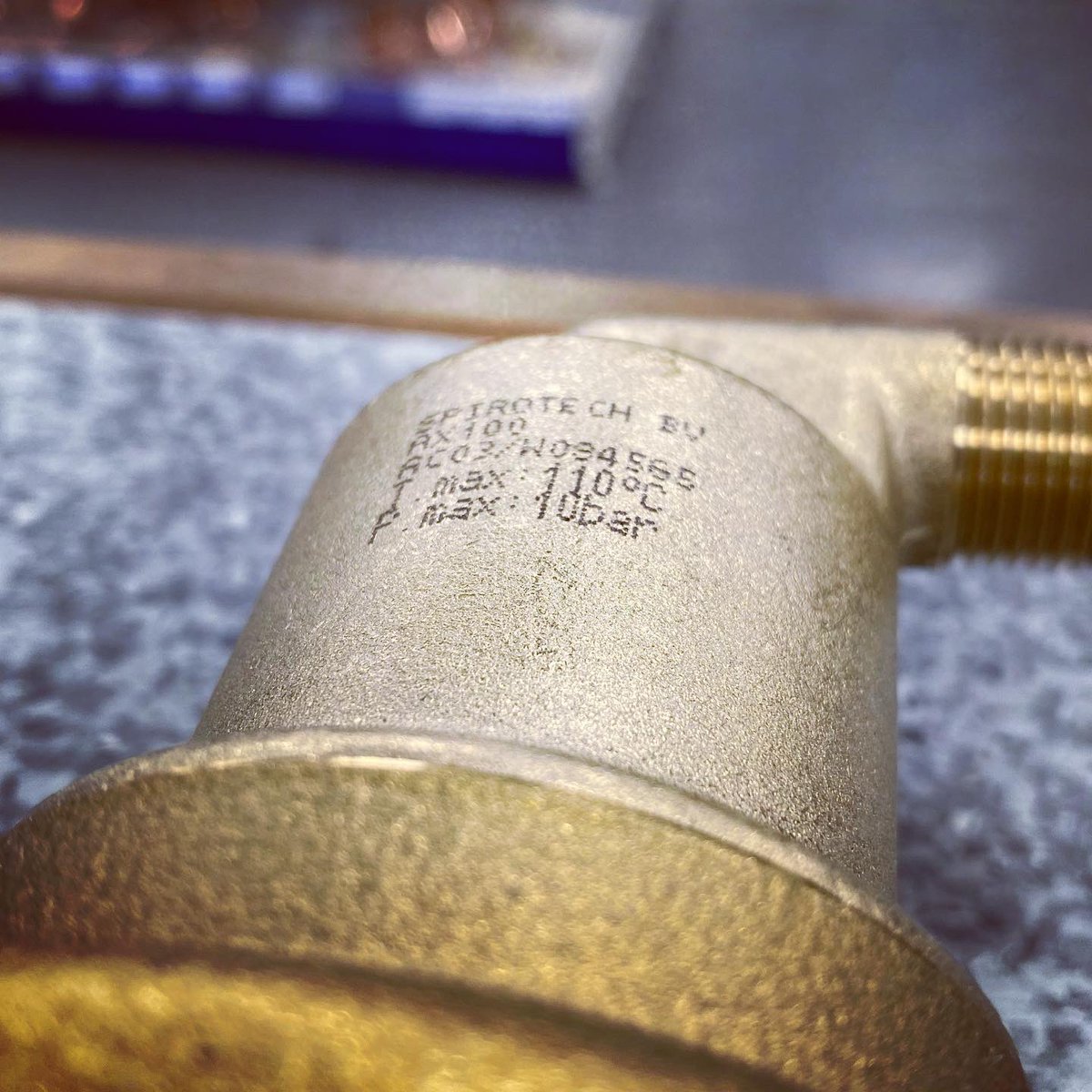 TurnbullsRob's tweet image. SpiroCross AX Dirt Separator &amp;amp; Deaerator with Hydraulic Balancing. Available with G1, G1.1/4 and G1.1/2 Connections, and optional Insulation Jacket 💙💛

@SpirotechUK @TurnbullCoLtd  #SpiroTech @BoilerSpares #CommercialHeating