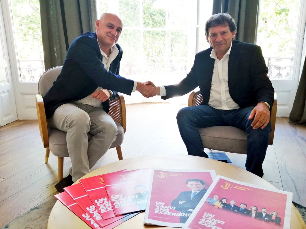 🔴 La nostra candidatura signa dos grans acords amb SEAT i Q8 com a espònsors multinacionals en la nova etapa de la FCF

🤝🏼 Aportaran una nova línia d'estalvi i refinançament dels clubs en transport, combustible, material i publicitat

#futbolcat #futsalcat #JuanjoIsernFCF