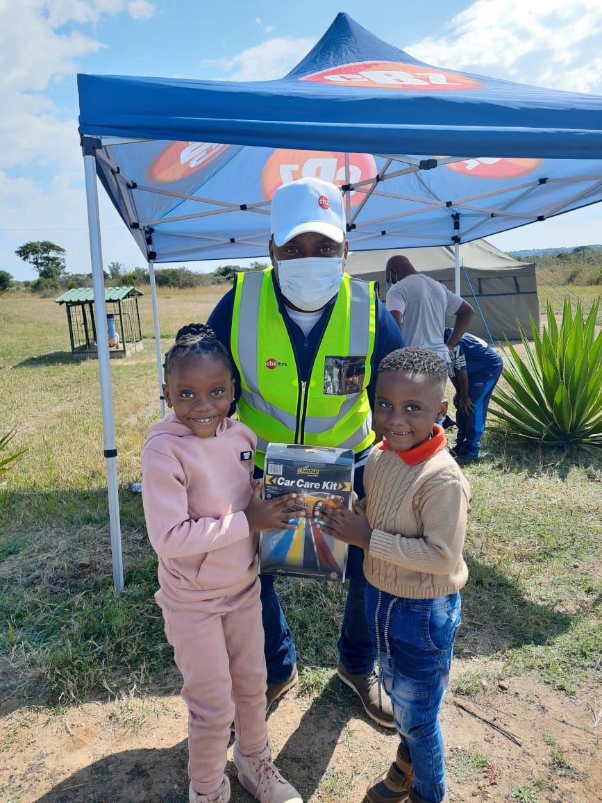 CBZHoldings's tweet photo. Our team at Ntabazinduna toll gate today. You could get a funded ZINARA toll card and car care kit if you pass through. @zinaraZW
#CBZDoubleRewardsPromotion https://t.co/4QZSIl3kdC