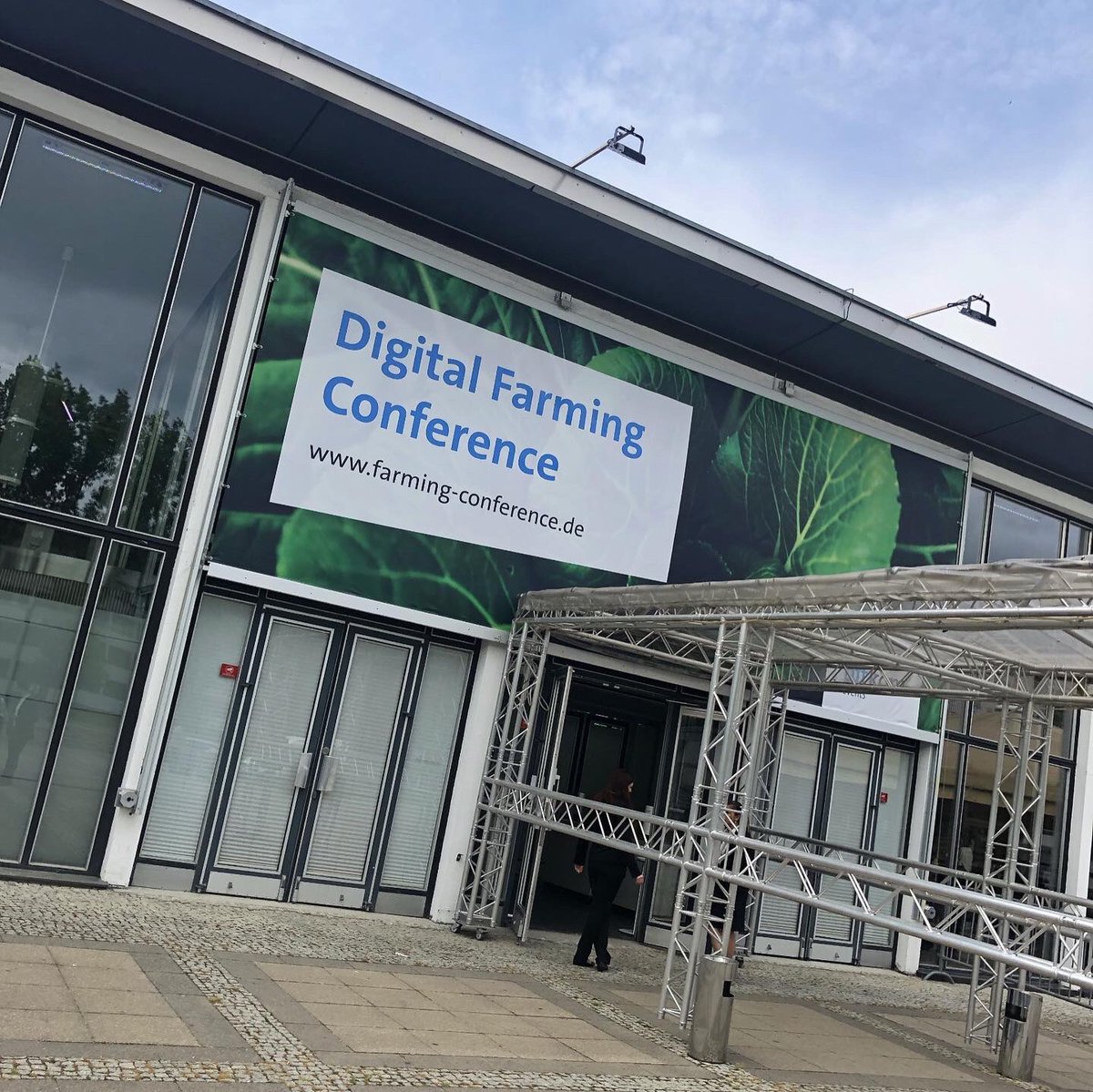 EFSuedwest's tweet photo. #Digital #Farming #Conference #2022
Anfang der Woche durften wir viele neue Eindrücke über die #Digitalisierung in der #Landwirtschaft auf der #digitalfarmingconference der #bitkom in #Berlin sammeln!
@bmel @Bitkom https://t.co/zMPOo9mzLu