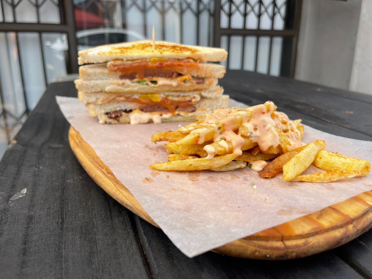 Dagwood_bar's tweet photo. Ke di weather for Junk Food Ankere? Let’s do the Most shop is open 😊 let’s get this bread 🤤🤤🤤

Dagwoodbar #WeAreReadyToServe 🍔🥪let us💉in your body 🙏🏾 #LetsGetThisBread https://t.co/3vUctSdLfA