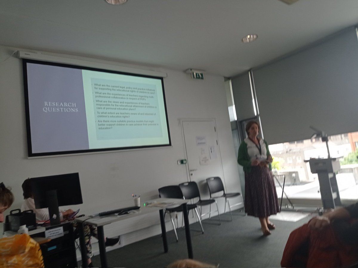 PgrTcd's tweet photo. Lightening Talks are off to a speedy start. @Patrici48860537 from @QUBelfast discuss teachers views and experiences of personal education plans for children in cafe in Northern Ireland. @SchoolofEdTCD @PgrTcd #EdConTCD #BeginAgainBeginBetter https://t.co/9n9prZWWsH