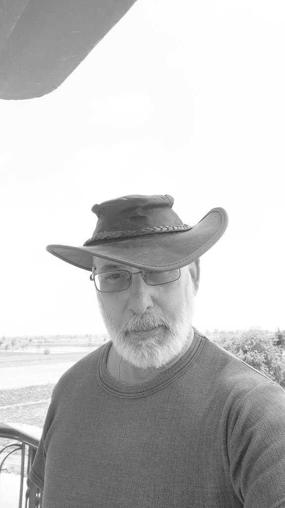 DrJESilverstein's tweet photo. Dealing with severe funding issues this season due to #COVID-field and permit expenses continued without research funds. Do you suppose I could auction off my old hat to make up the shortfall? It is tax deductible (-the actual value of the hat!) #telltimai #egyptology https://t.co/uJ8PGM8xlK