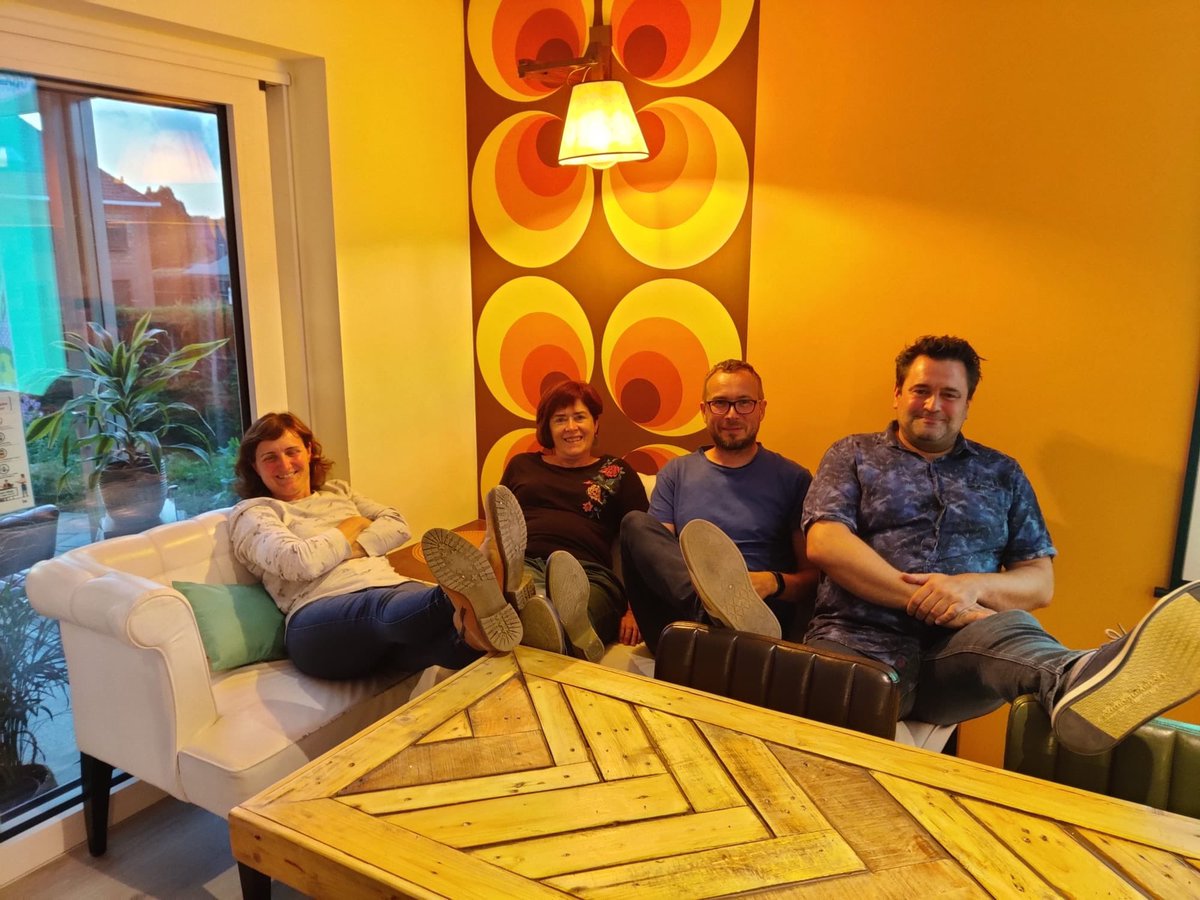 GroenBoutersem's tweet image. Gisteren kregen onze gemeenteraadsleden bezoek van @AMartelaer, ons regioparlementslid. Ann werkt in @vlaparl vooral rond zorg, maar is ook inspiratiebron voor lokale groepen. Fijn gesprek over verleden, heden &amp;amp; toekomst, dat ons met energie het weekend in stuurde. Fijn weekend!