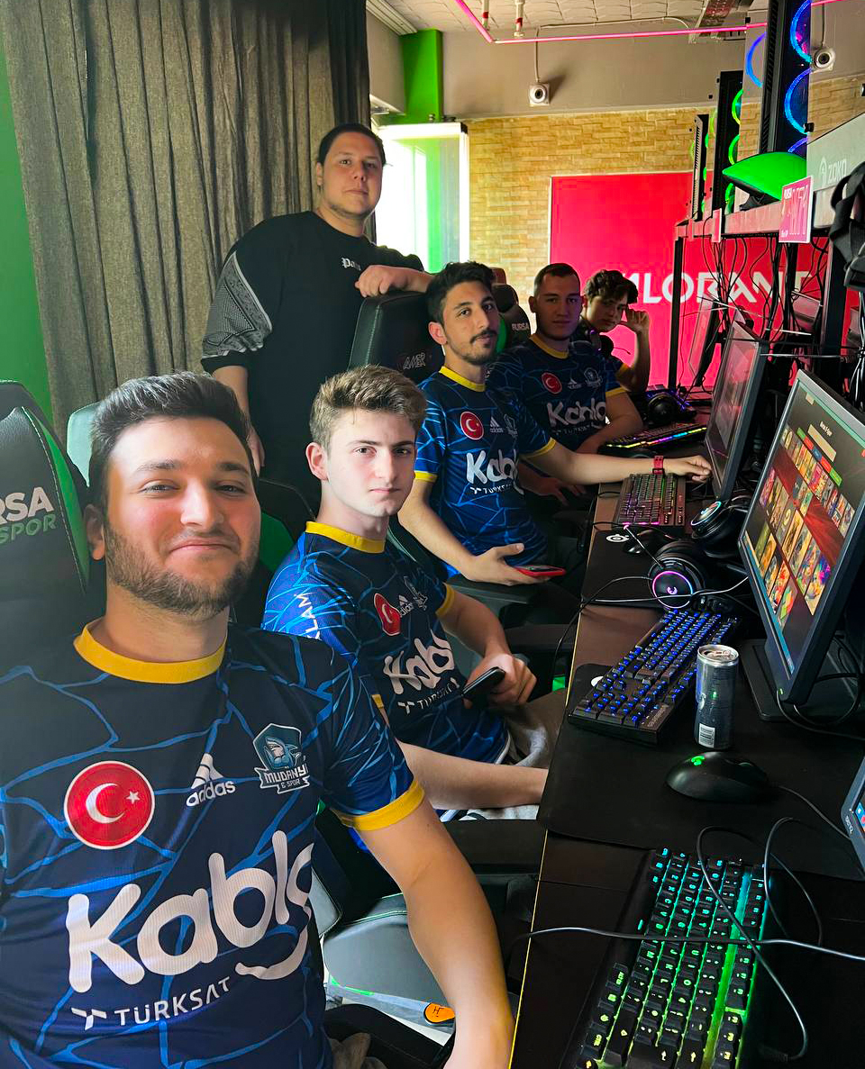 Bursa E-Spor Turnuvasına Bursa Şampiyonu olmak için 2 Takım ile katılıyoruz. #espor #esporturnuvası #valorantes #esporbursa