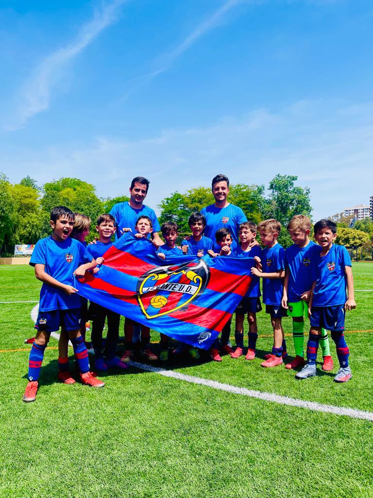 CanteraGranota's tweet photo. 🏆 El 𝗣𝗥𝗘𝗕𝗘𝗡𝗝𝝠𝗠𝗜𝗡 𝝠  se proclama campeón de liga 

Ciutat de València 1-5 @LevanteUD 

👏🏻 𝙱𝚁𝙰𝚅𝙾 𝙴𝚀𝚄𝙸𝙿𝙾 👏🏻

#OrgullGranota https://t.co/CLUVpJIzjf