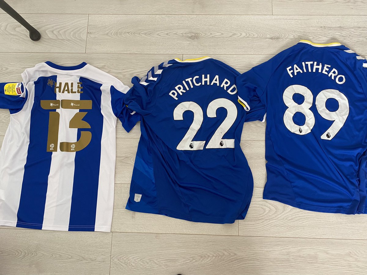 BerkleyLobster's tweet photo. Did say id get each player that was leaving our team to sign for clubs there clubs team and there name and favorite number on the back for my mental health footy seesions ⚽️ https://t.co/1Bg3KqI7j0