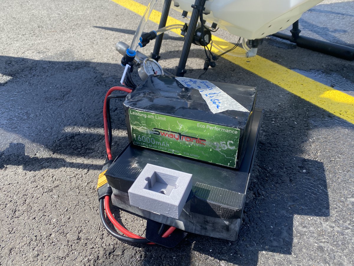 Aero41O's tweet photo. Ten of our drones passed the @agroscope certification yesterday! They're now officialy recognised as ground application tools. 
#dronesforgood #swissmade #groundapplicationtest #agtech #VDtech #Agroscope #swissmadesoftware #innovaud https://t.co/pZKM3IvYpP