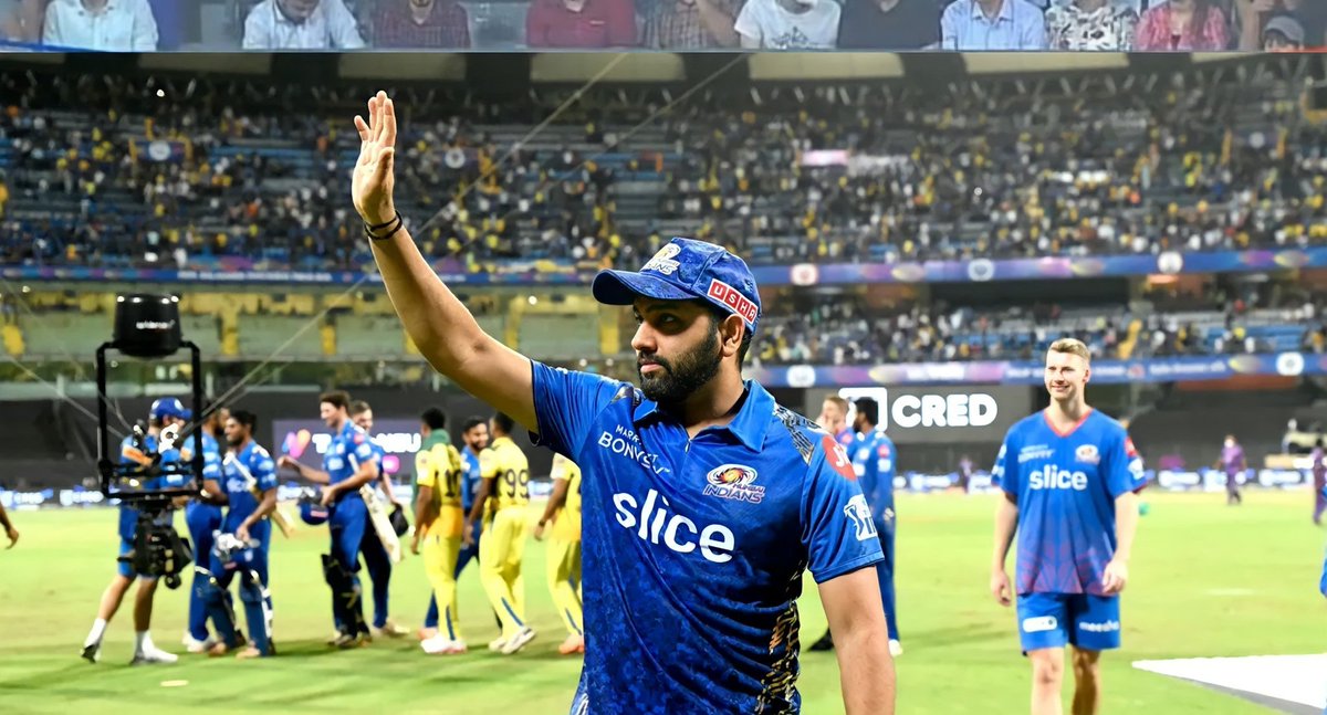 developer_being's tweet photo. #RohitSharma𓃵 Reaction to #RCB team at Airport .

#MIvsDC #TATAIPL2022 https://t.co/dOecX66MxM