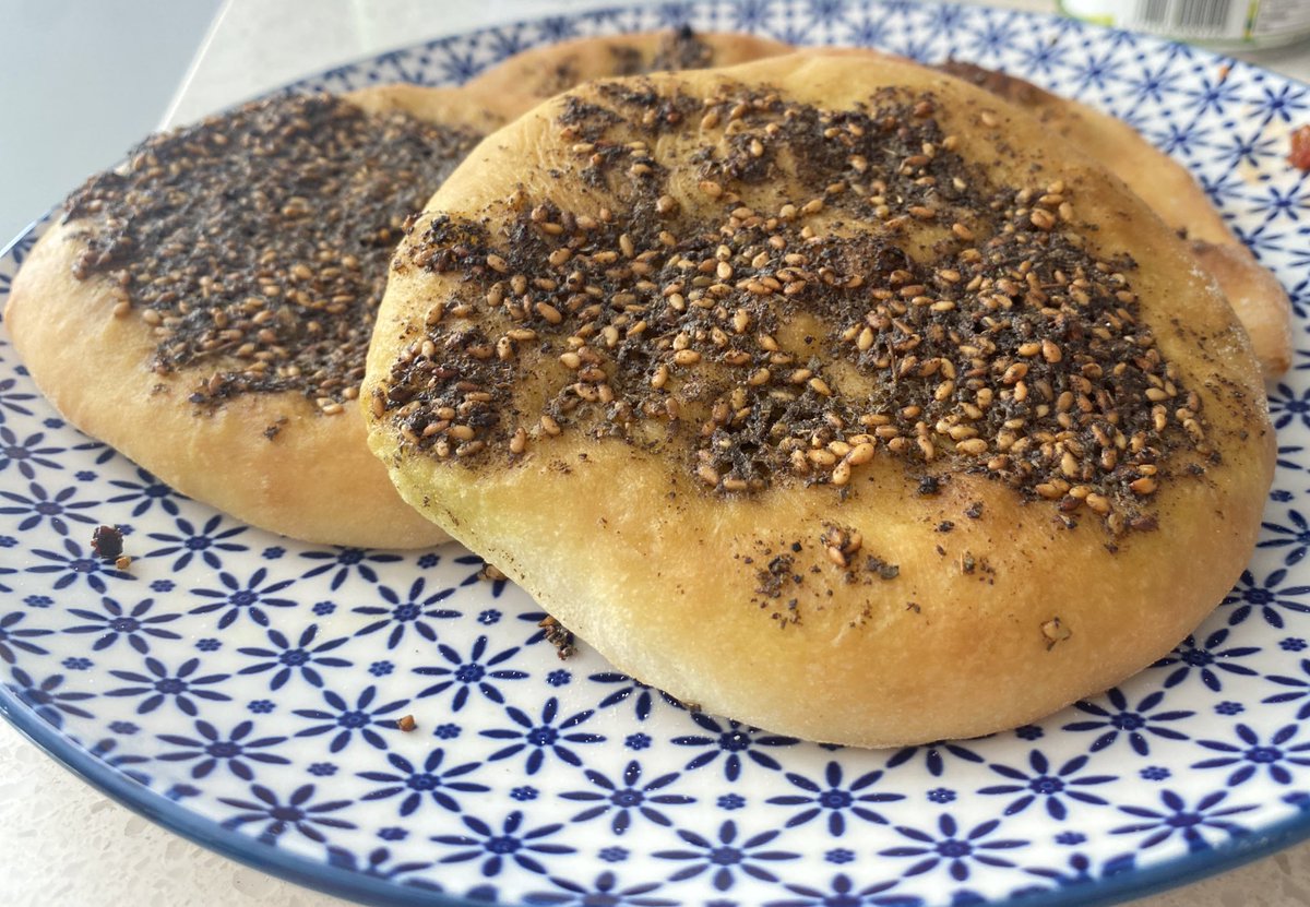 GadbanWaleed's tweet photo. Home made traditional food to remind us a bit of #home 🏡
#Zatar https://t.co/273gTIZIzD