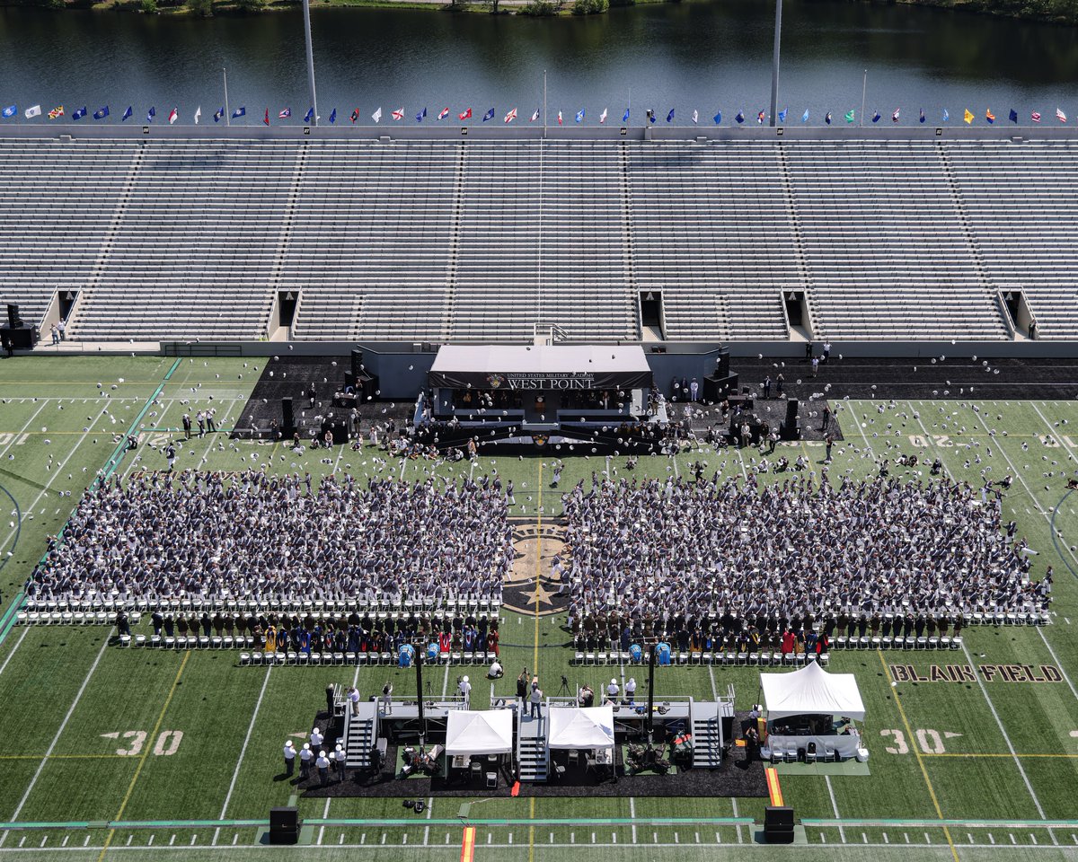 WestPoint_USMA's tweet photo. Congratulations to #USMA2022!  Welcome to the #LongGrayLine!  You are #USMA’s newest Old Grads and the #USArmy’s newest second lieutenants! We are proud of you! #ForManyStandTheFew @thejointstaff @ArmyChiefStaff @SecArmy @USArmy @DeanUsma @Commandant_USMA 📷 T.Williams, H. Lamb https://t.co/pECCaYdE58