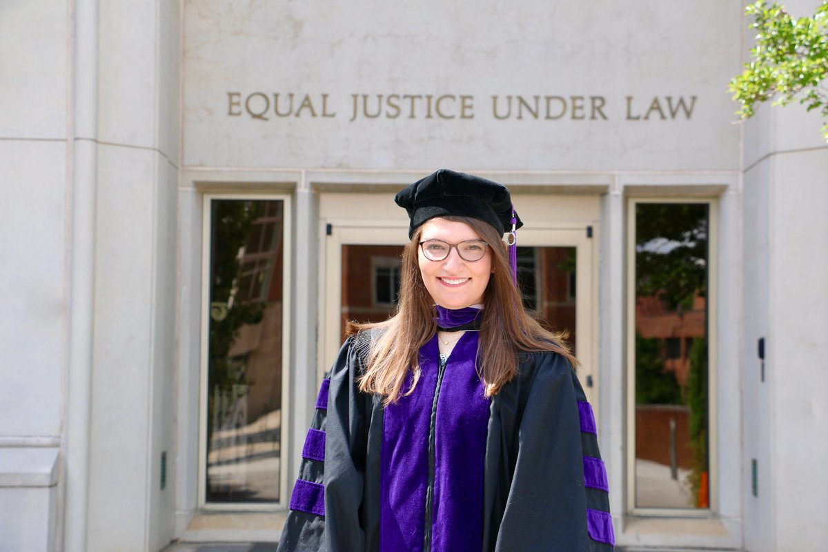 KMalone97's tweet photo. Congratulations Grace Malone Ewell JD #UTGrad2022 https://t.co/0VmroxWCbI
