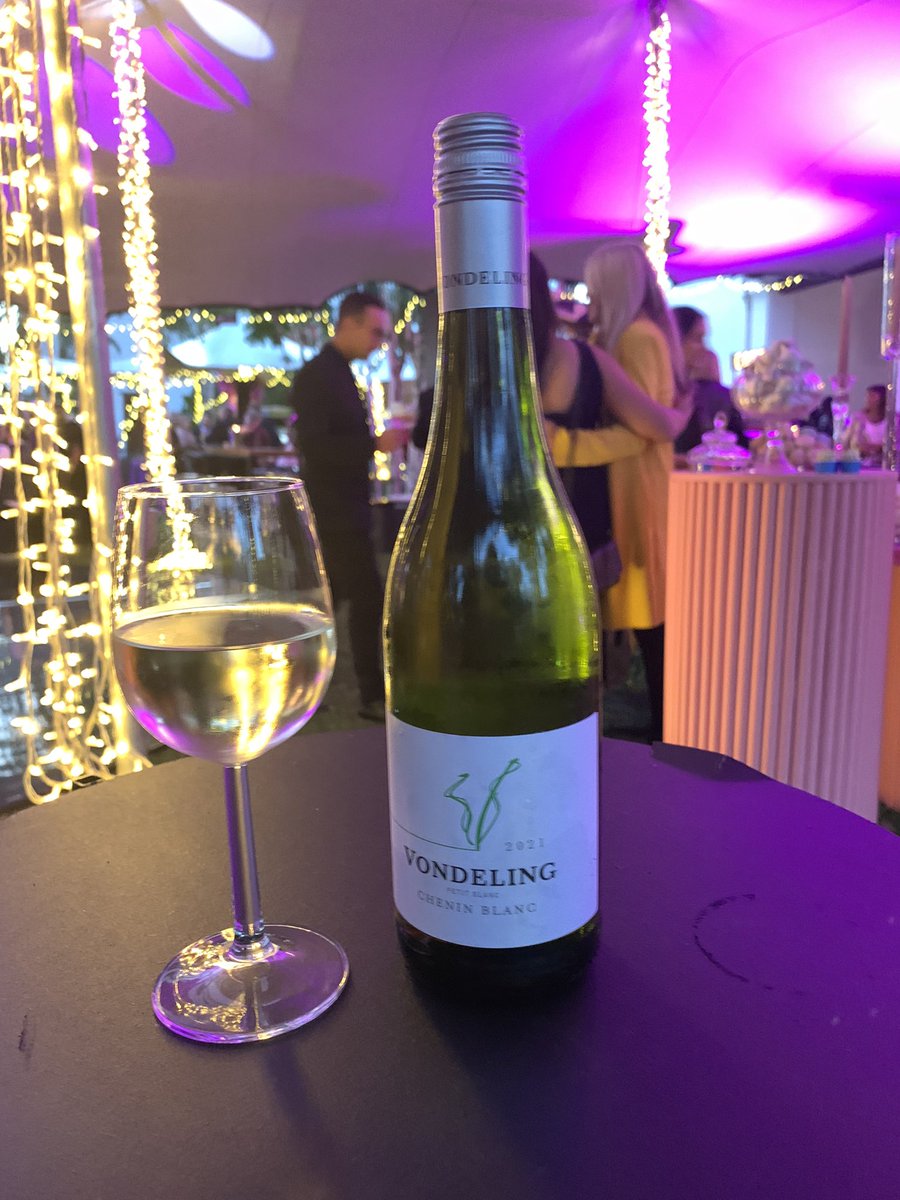 It’s a beautiful evening to be sharing our wines with guests and finalists at the SA Bride of the Year! #saboty2021 #vondelingwines