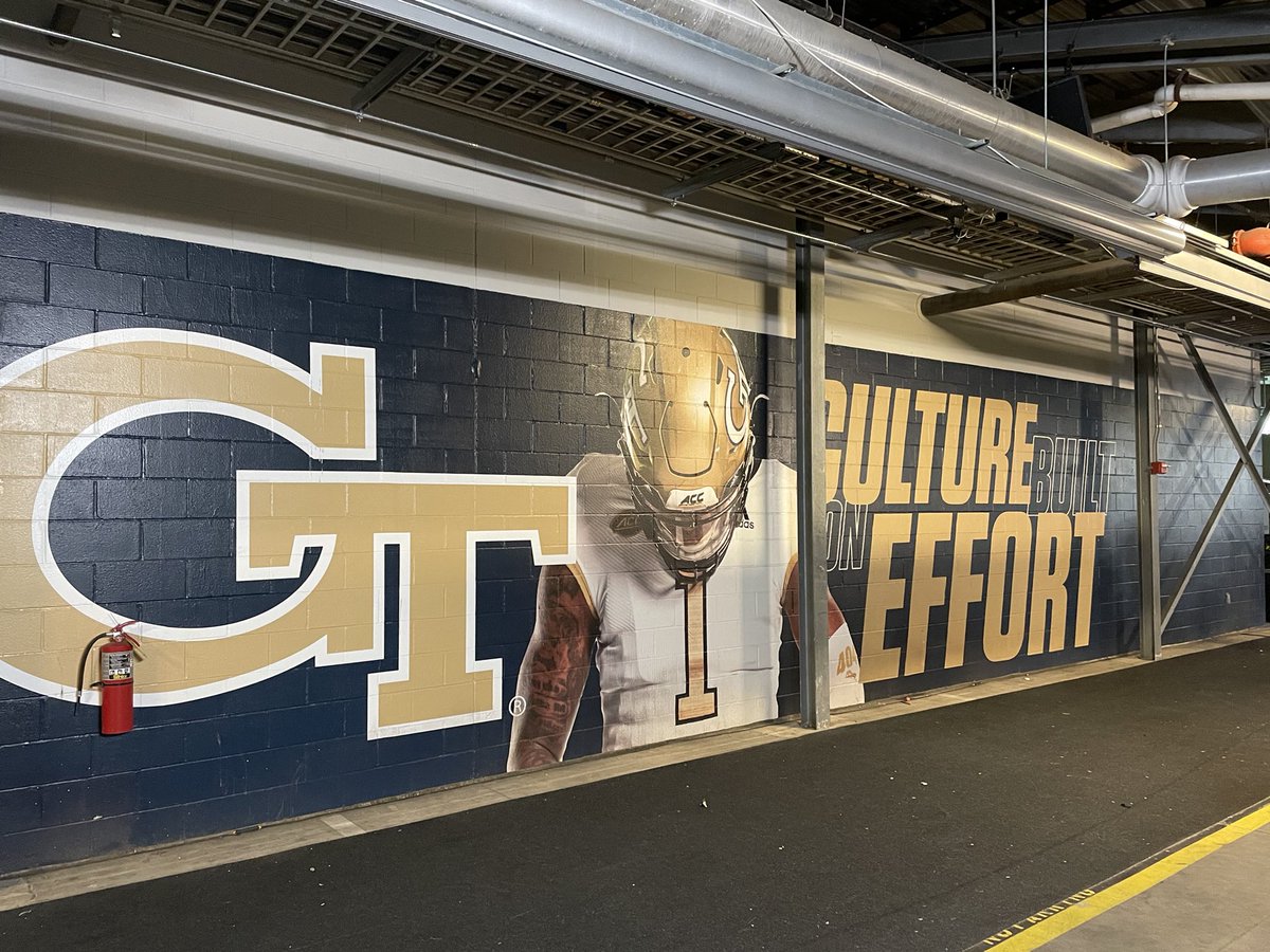 elibward2004's tweet photo. Georgia Tech visit @PlayBookAthlete @RecruitGeorgia @therealkwat @CoachCollins #whyigrind https://t.co/LfO7cLaJHO