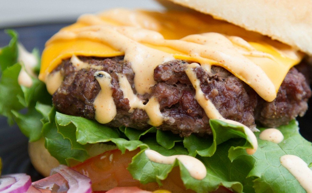 Thermapen's tweet photo. Grilled burgers are the taste of summer, but they're sadly often overcooked and dry. Good news: with our temp tips, they don't have to be! Get the thermal knowledge you need for juicy burgers that are safe to eat. Enjoy delicious burgers all summer long https://t.co/iPDAtgK3uD. https://t.co/J5na58aSLQ