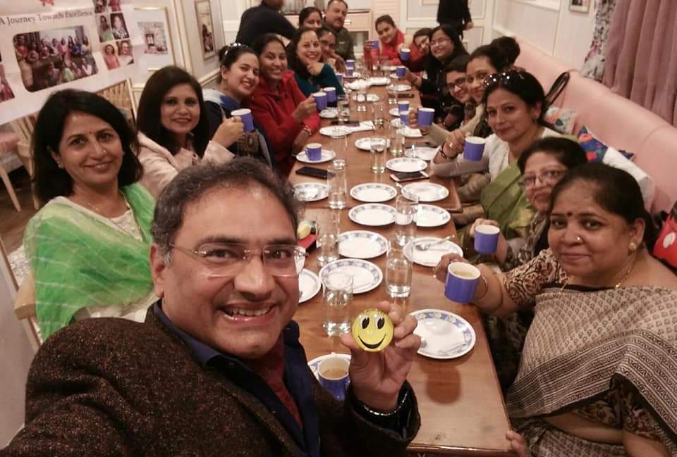 vJoshiSmiley's tweet photo. #InternationalTeaDay #Memories #21May
चाय पर चर्चा : प्रतिष्ठित महिला संगठन द्वारा आयोजित सुरक्षा कानून पर संवाद: विभांशु जोशी भोपाल #SmileyLive😊 https://t.co/5sROR5agpk