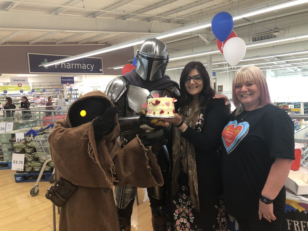 The winner of Guess the Weight of the Cake was Roxy 🥳🥳🥳