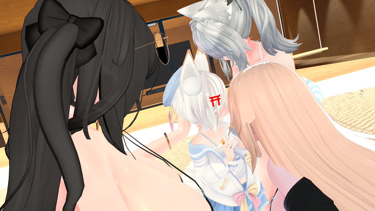 Silenceさんと初めてお会いできた～!(*`ω`*)
てんさん可愛い!みんなで包囲してた...!
どろしーさんの水着～! 