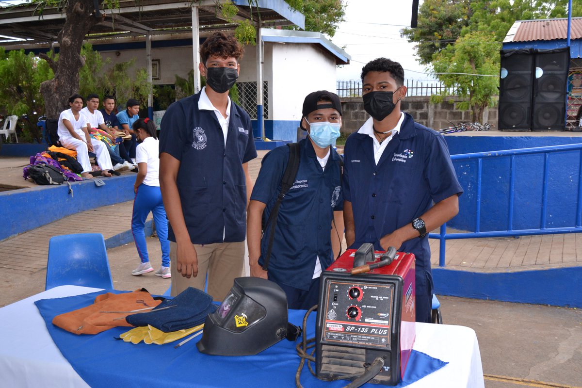CTPedroAGranada's tweet photo. 📎3er Feria Demostrativa #SoyTecNicaragua🇳🇮, en el Centros Educativos 👨‍🏫de secundaria del municipio de Granada. Con el objetivo de dar a conocer la ✅oferta Formativa para el segundo semestre 2022 del Centro Tecnológico Pedro Aráuz Palacios Granada.📣 https://t.co/L83giI1OVU