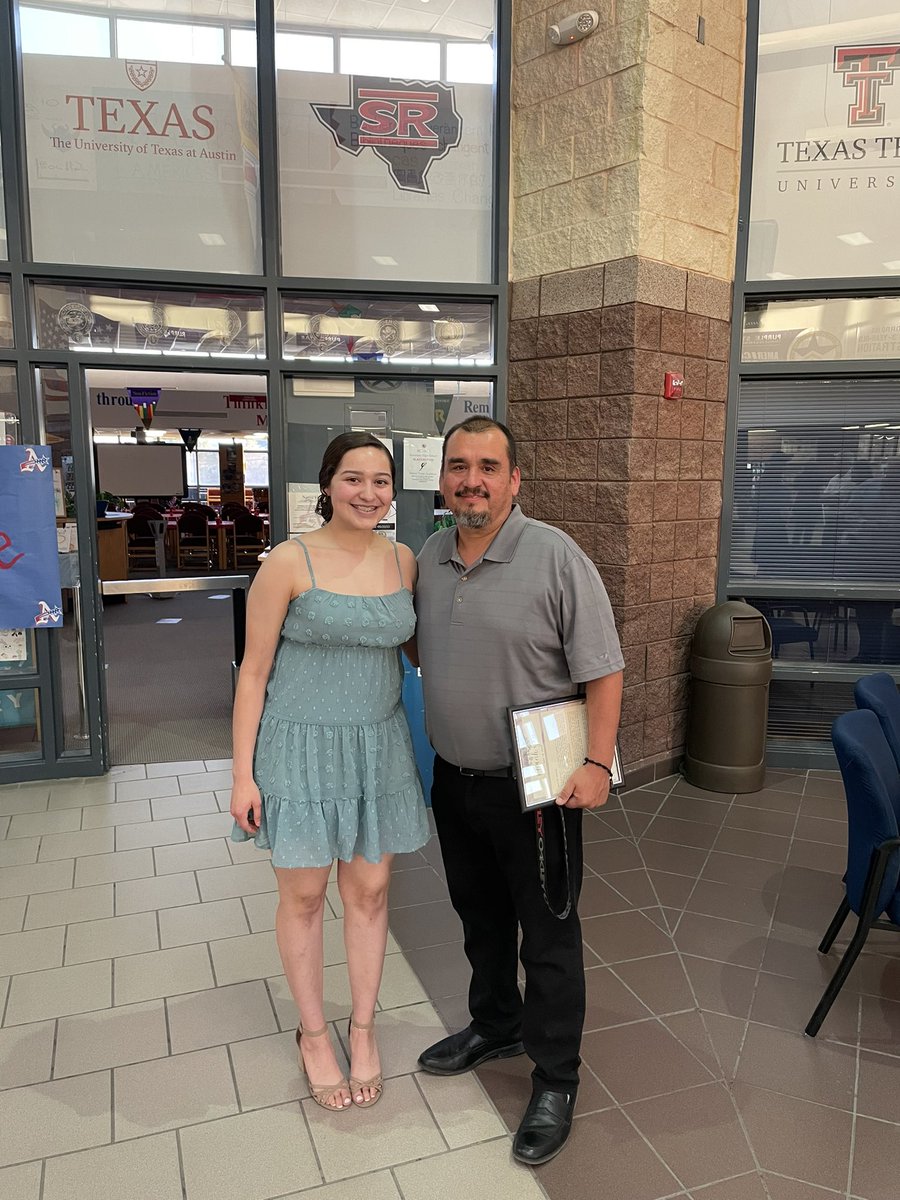 caitlynanise's tweet photo. Top 15 Scholars Dinner 🎓 @BlazerNationAHS @Americas_HS https://t.co/EsSCY5b3OG